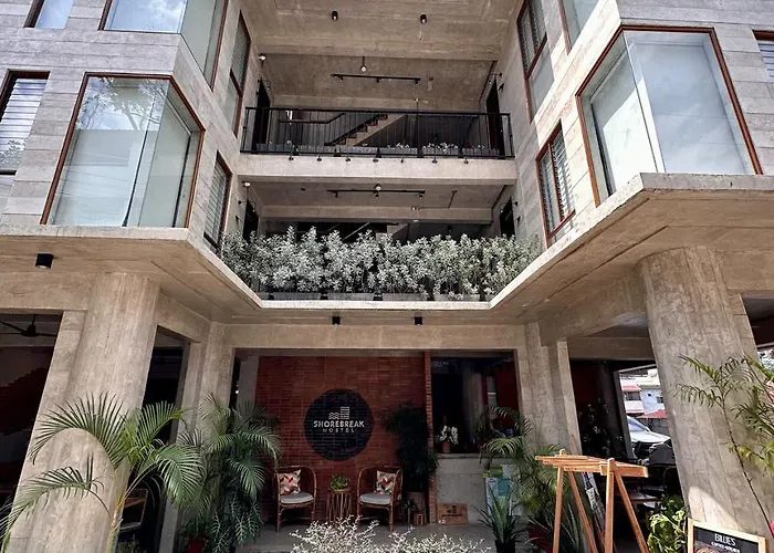 Shorebreak San Juan La UnionHostel